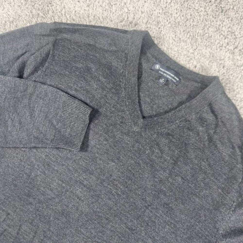 Hart Schaffner Marx Sweater Mens Medium Extra Fine Merino Wool V Neck Luxury